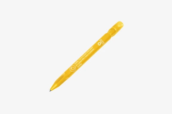 עט מפלסטיק ממוחזר